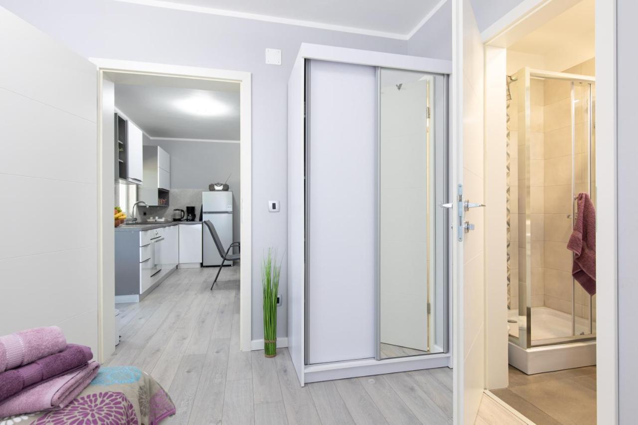 Apartment Odore Di Mare With Beautiful Garden 크르크 외부 사진