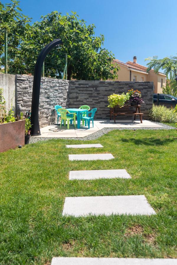 Apartment Odore Di Mare With Beautiful Garden 크르크 외부 사진